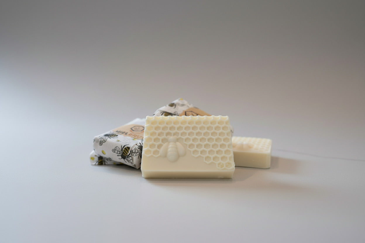 Savon au lait de chèvre, à la cire d'abeille et au miel